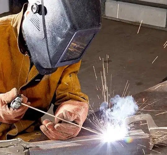 جوشکاری سیار/نقاشی درب ساختمان|خدمات پیشه و مهارت|اردبیل, |دیوار