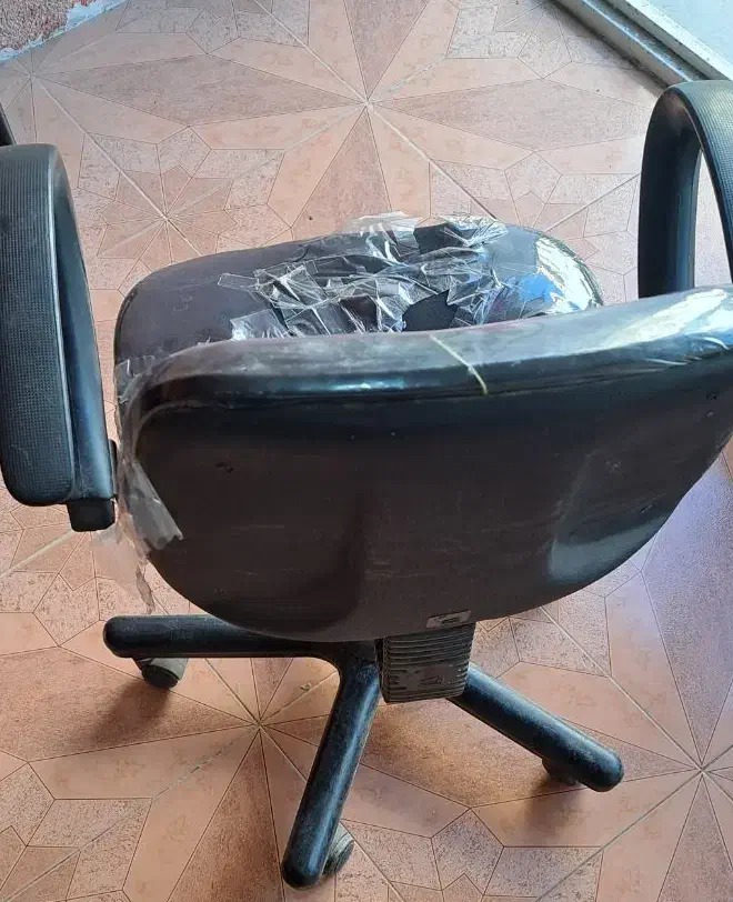 صندلی. جک دار|صندلی و نیمکت|میانه, |دیوار