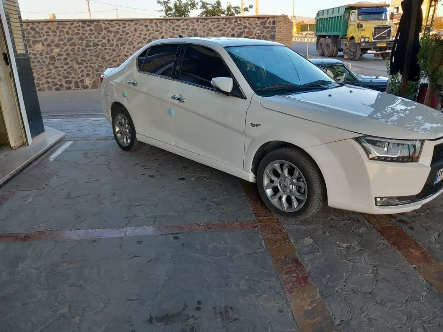 دنا پلاس دستی 404 صفر 6 دنده|خودرو سواری و وانت|شاهین‌شهر, شهرک میلاد|دیوار