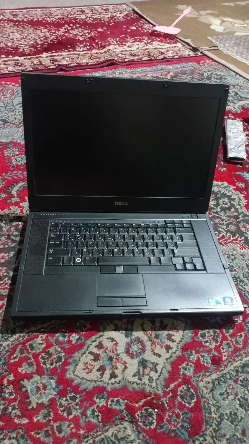 لپ‌تاپ Dell تمیز  آماده کار|رایانه همراه|فردیس, منظریه|دیوار