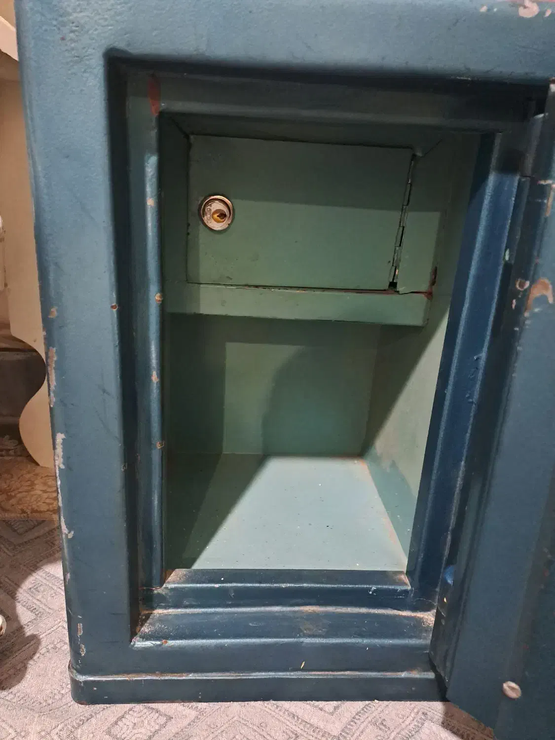 گاوصندوق زرین صنعت|دفتر کار|رباطکریم, رباطکریم|دیوار