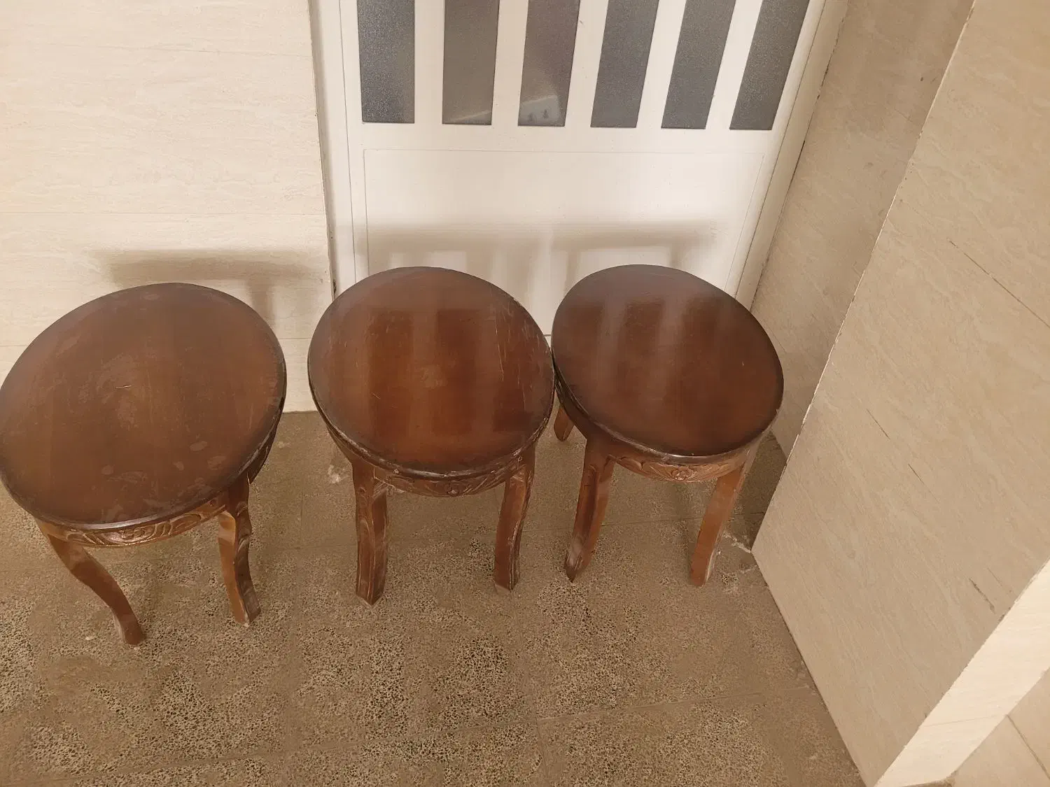 میز|میز و صندلی غذاخوری|یزد, |دیوار