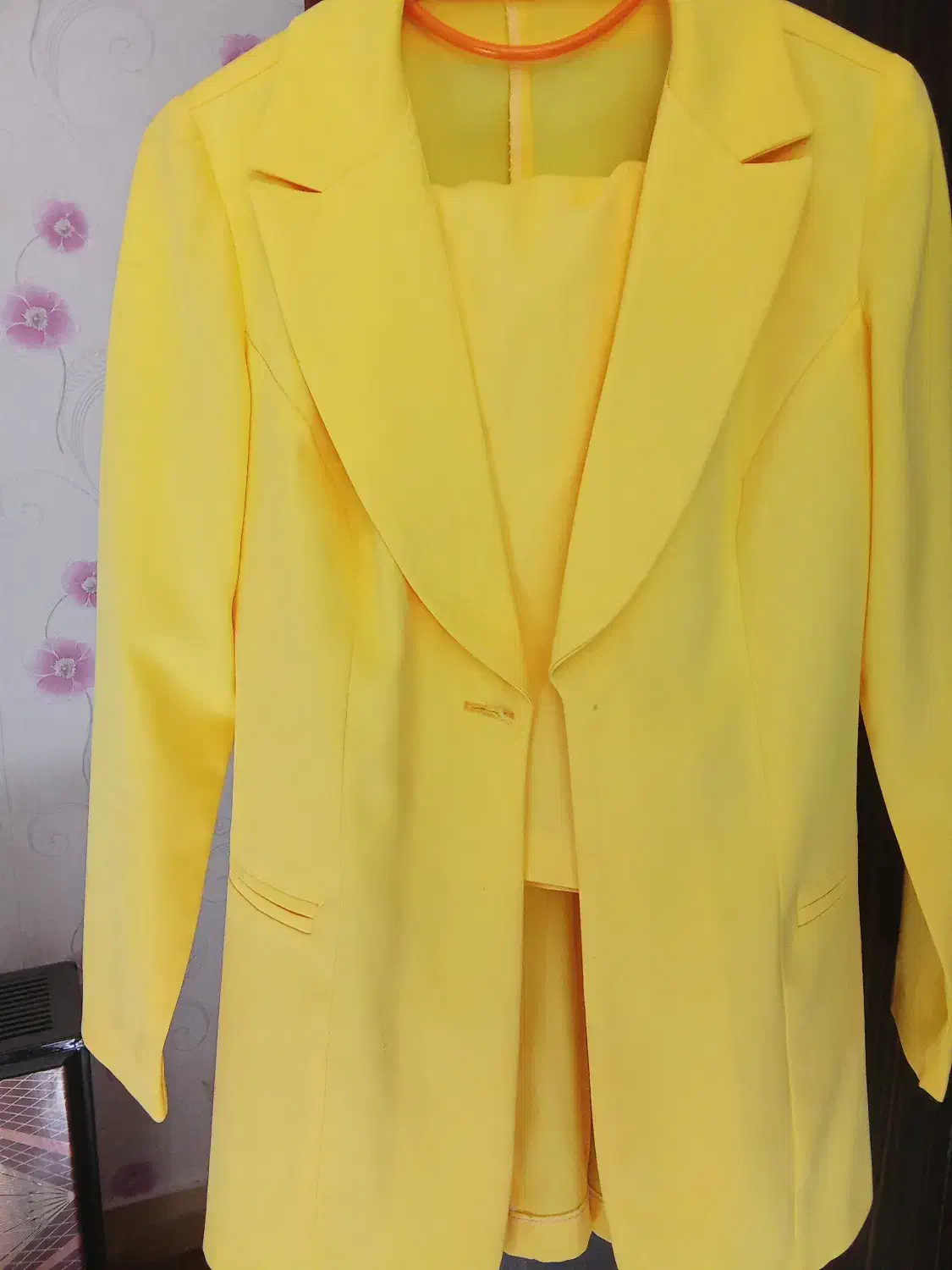 کت ودامن|لباس|ابهر, |دیوار