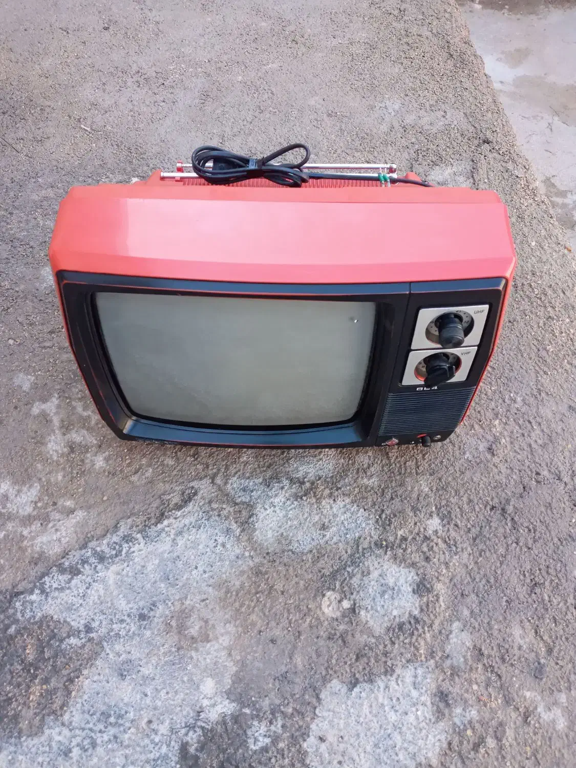 تلویزیون قدیمی|تلویزیون و پروژکتور|شیراز, سعدیه جنوبی|دیوار