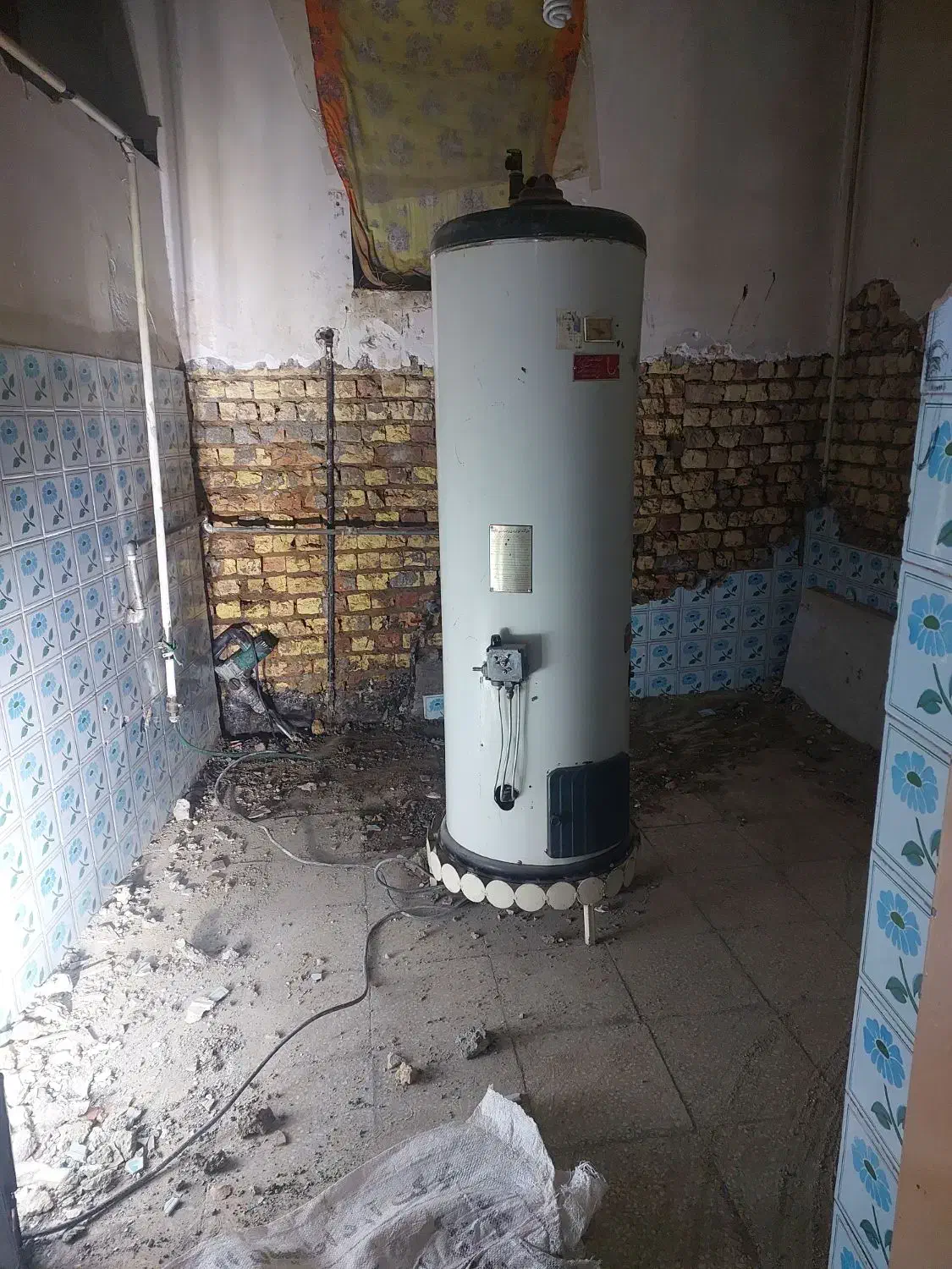 کابینت|آبگرمکن، پکیج، شوفاژ|الیگودرز, |دیوار