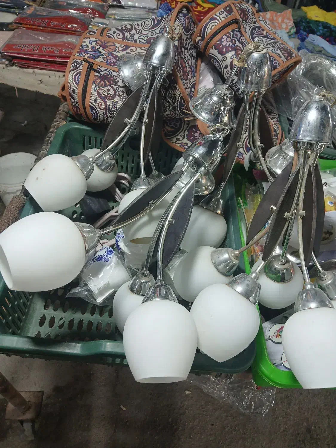 لوستر|لوستر و چراغ آویز|اهواز, زیتون کارگری|دیوار