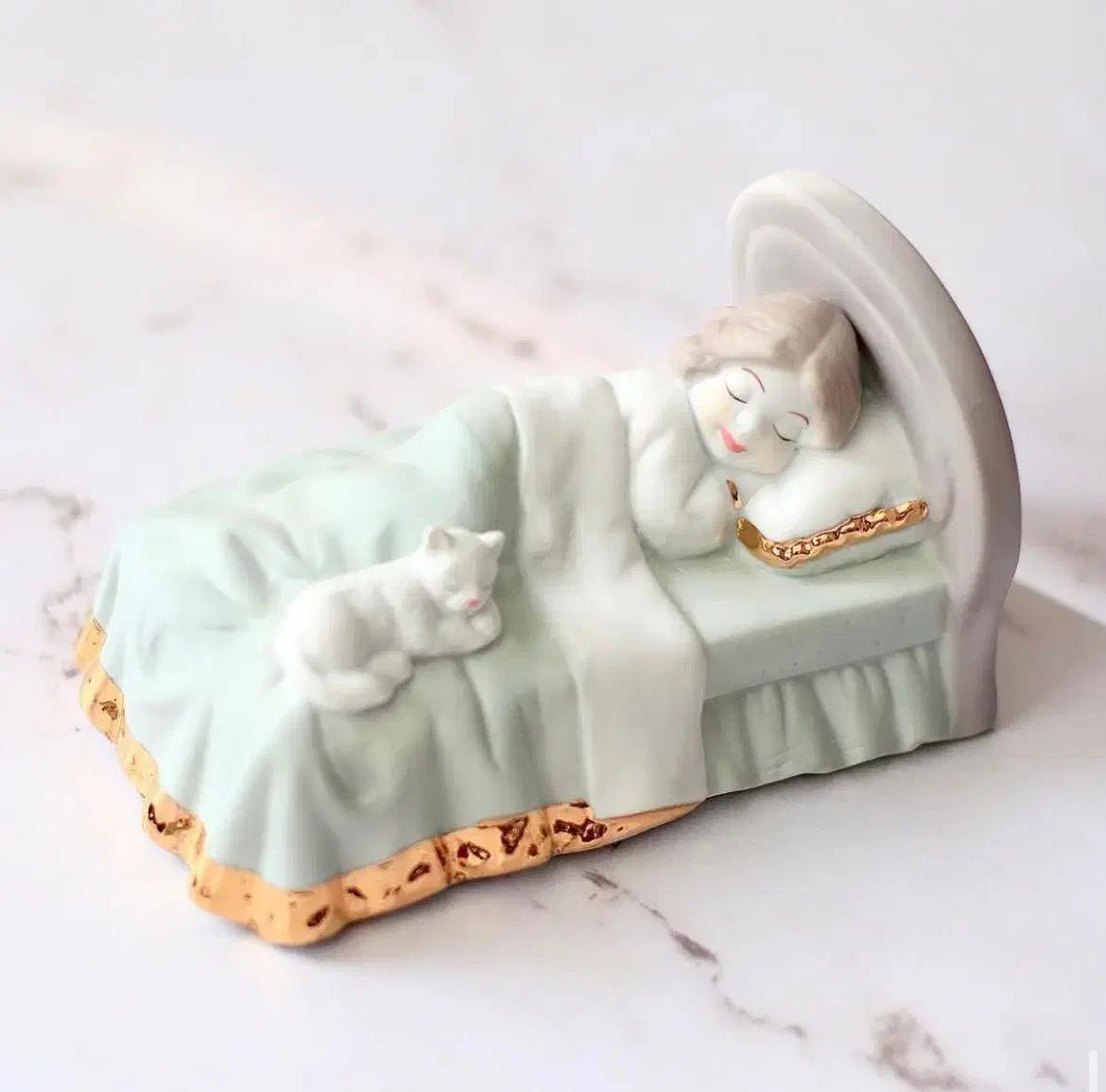 مجسمه چینی دکوری دختر|مجسمه، تندیس، ماکت|کرج, گوهردشت|دیوار