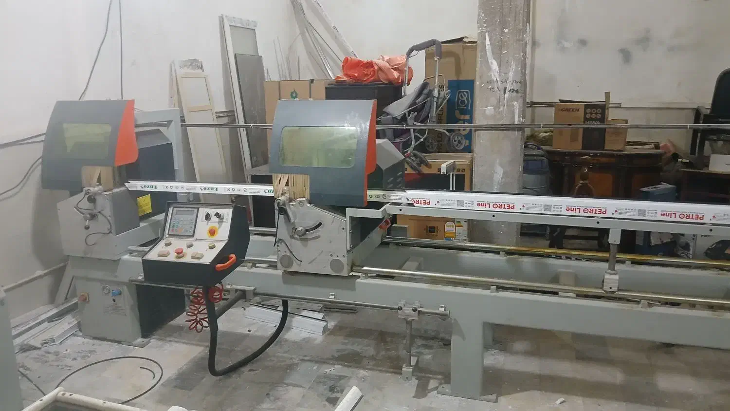 دستگاه صنعتی درب پنجره پی وسی|ماشینآلات صنعتی|سنگدوین, |دیوار