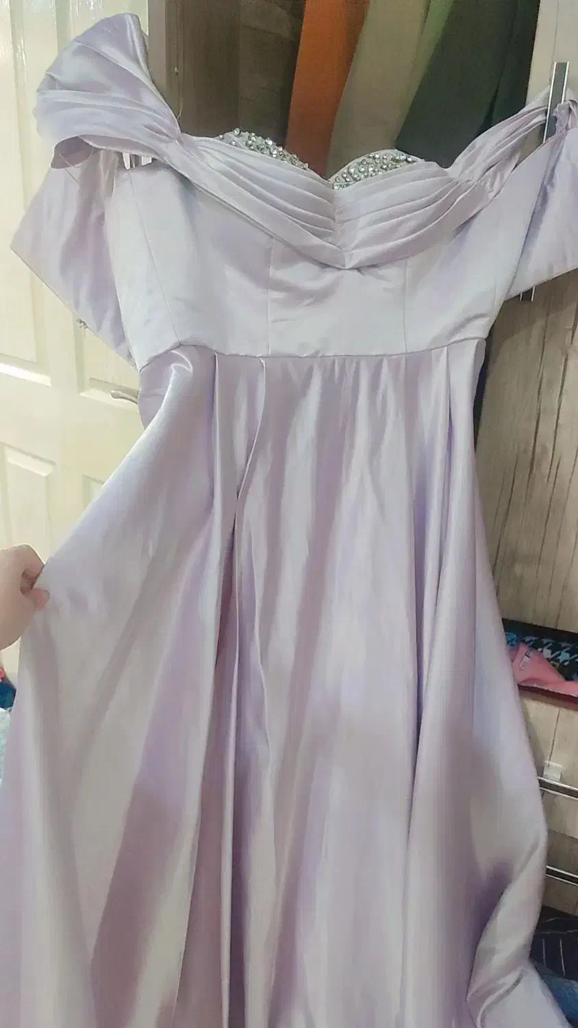 لباس مجلس زیبا|لباس|نیشابور, بزرگمهر|دیوار