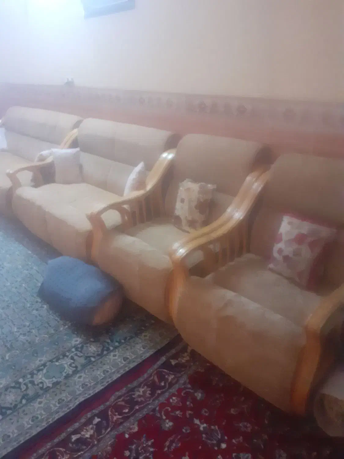 مبل نونوه هستش بخاتری جا نداریم مفروشیم|مبلمان خانگی و میز عسلی|کرمان, |دیوار