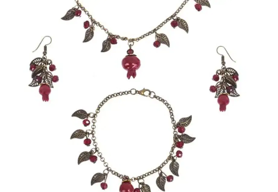 ست و نیمست زنانه یلدایی و مجلسی در طرحهای متنوع|بدلیجات|شهرکرد, |دیوار