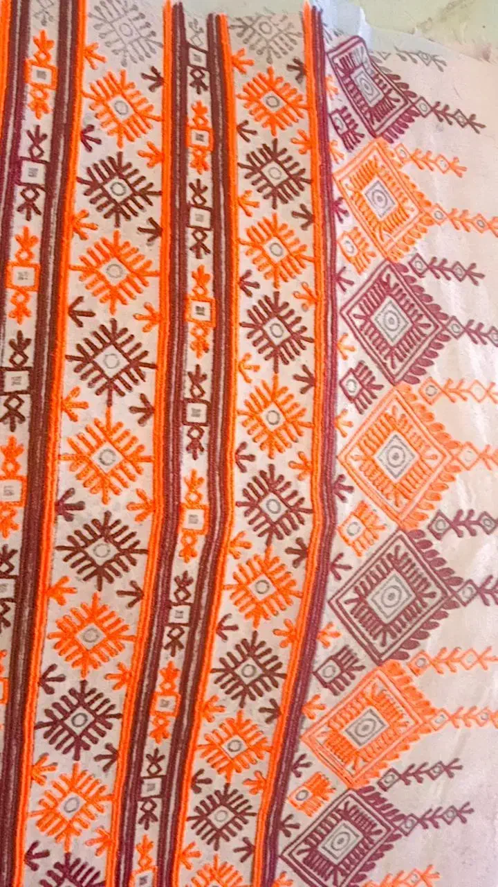 شوهاز زه|لباس|آشار, |دیوار