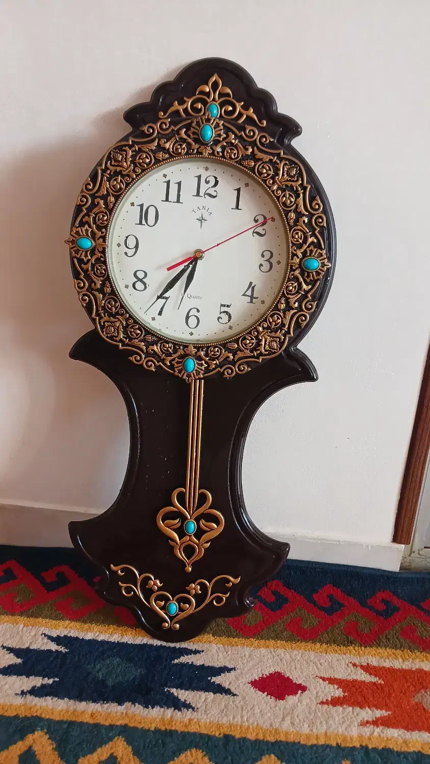 ساعت دیواری نو بدون خط و خش و خرابی|ساعت دیواری و تزئینی|شهرکرد, |دیوار