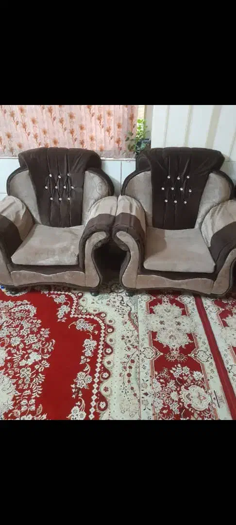 مبلمان هفت نفره با میز بزرگ و دو عدد گل میز|مبلمان خانگی و میز عسلی|شیراز, مسلم|دیوار