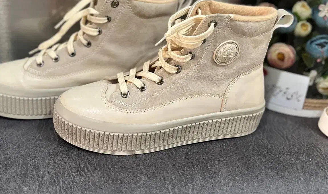 فروش بوت کرمی نو|کیف، کفش، کمربند|سبزوار, جوادیه غربی|دیوار