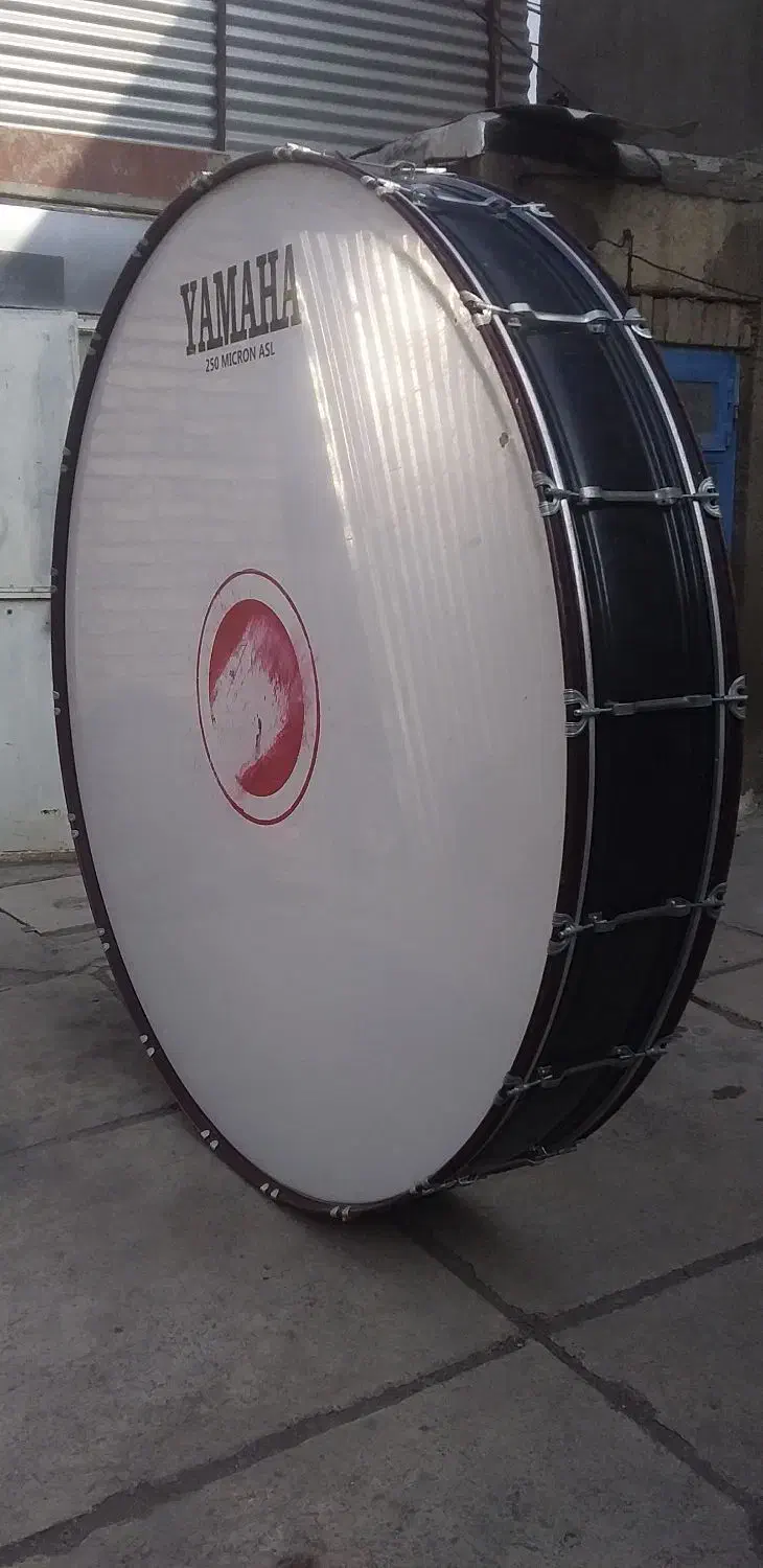 تبل|درام و پرکاشن|خوی, |دیوار