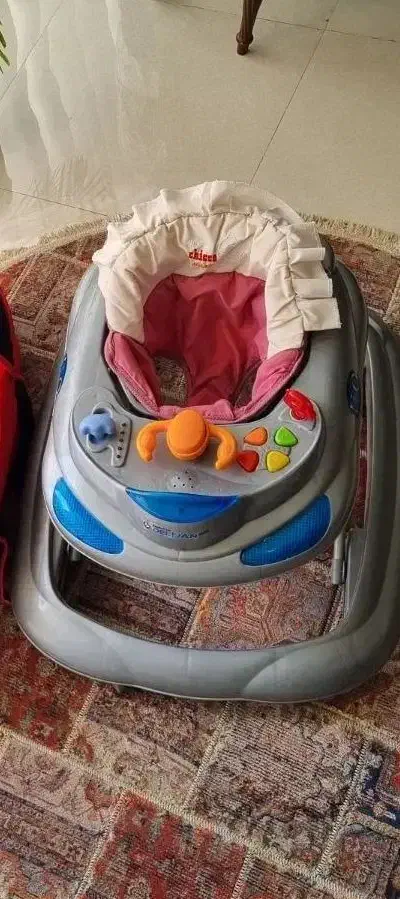 روروئک و کیف|کالسکه و لوازم جانبی|اصفهان, شیخ طوسی|دیوار