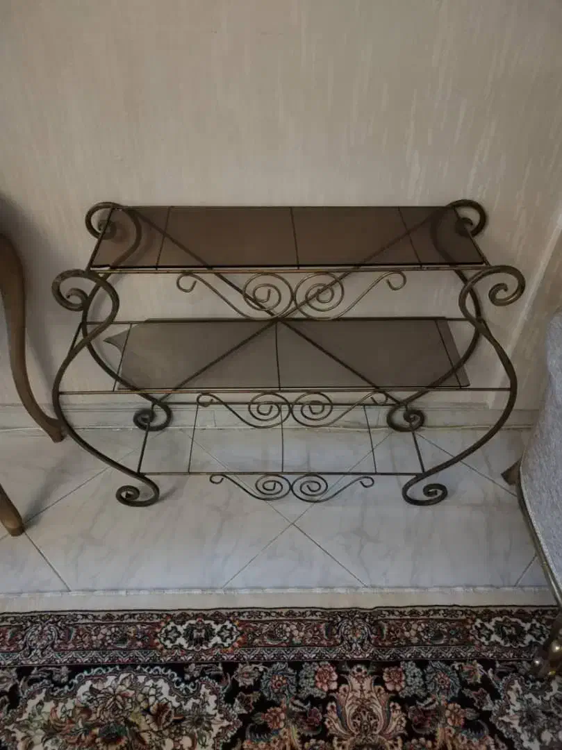 دو عدد استند فرفورژه|کتابخانه، شلف، قفسههای دیواری|مشهد, ولیعصر (شهرک غرب)|دیوار