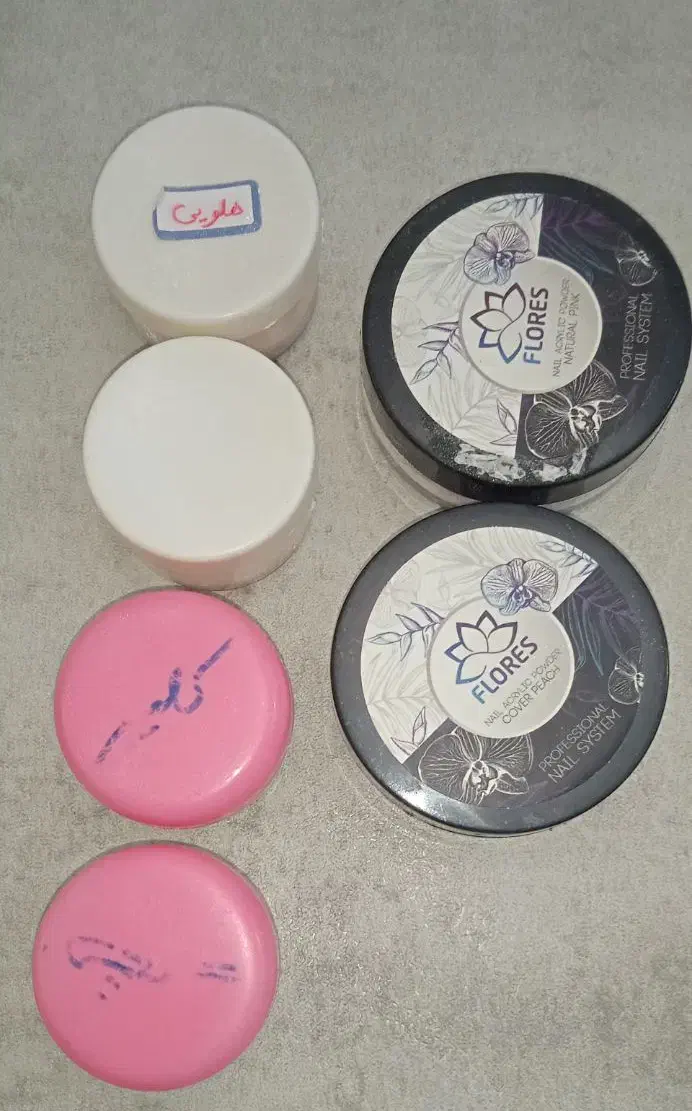 لوازم کاشت ناخن|آرایشگاه و سالن‌های زیبایی|رشت, دیانتی|دیوار