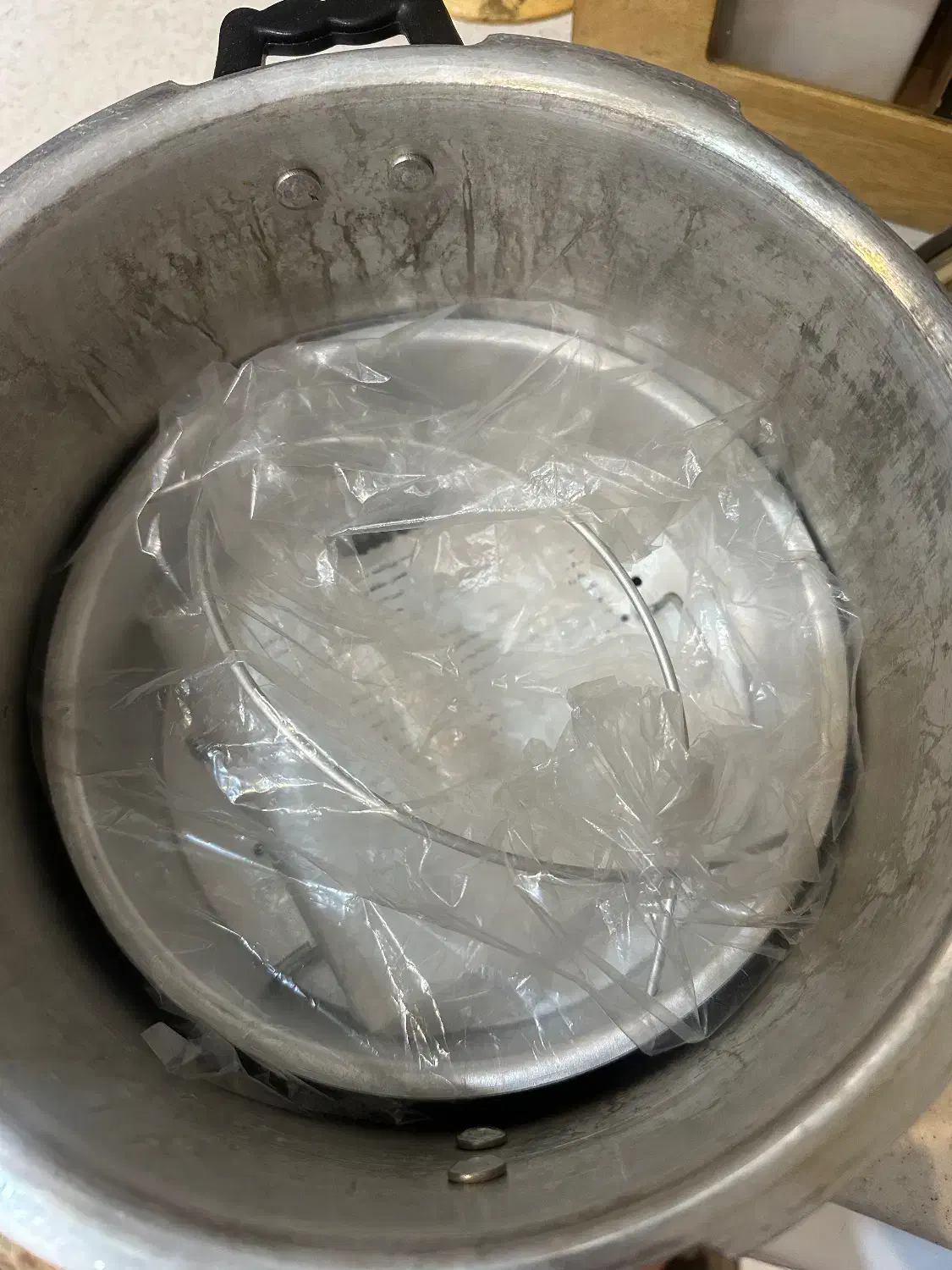 زودپز|ظروف پختوپز|ری, علایین|دیوار