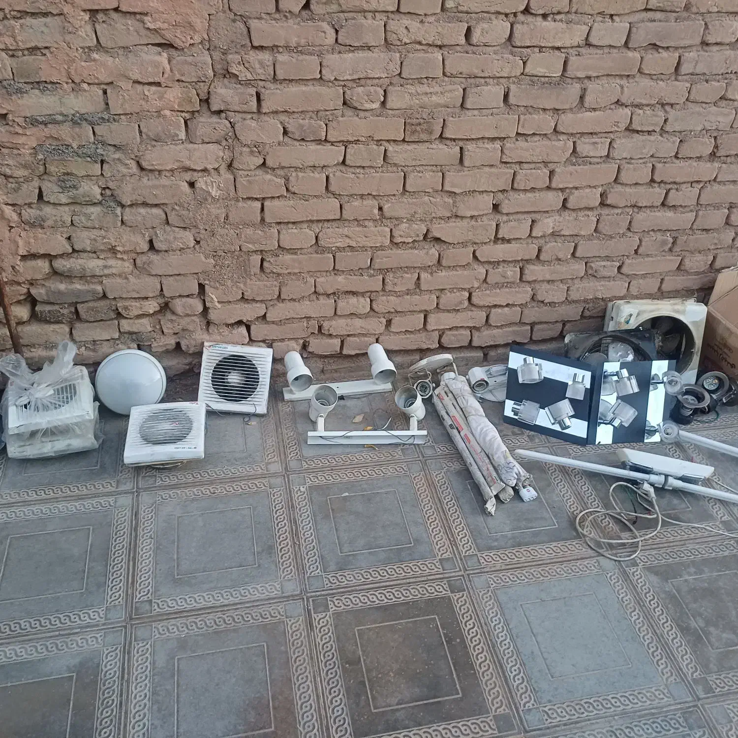 لوستر جا مهتابی جا لامپی وغیره|سایر لوازم برقی|جوین, |دیوار