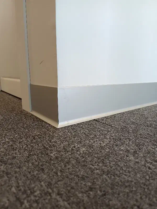 قرنیز آلومینیومی روکار ـمشکی/سفید/خودرنگ|مصالح و تجهیزات ساختمان|تهران, مهران (سیدخندان)|دیوار