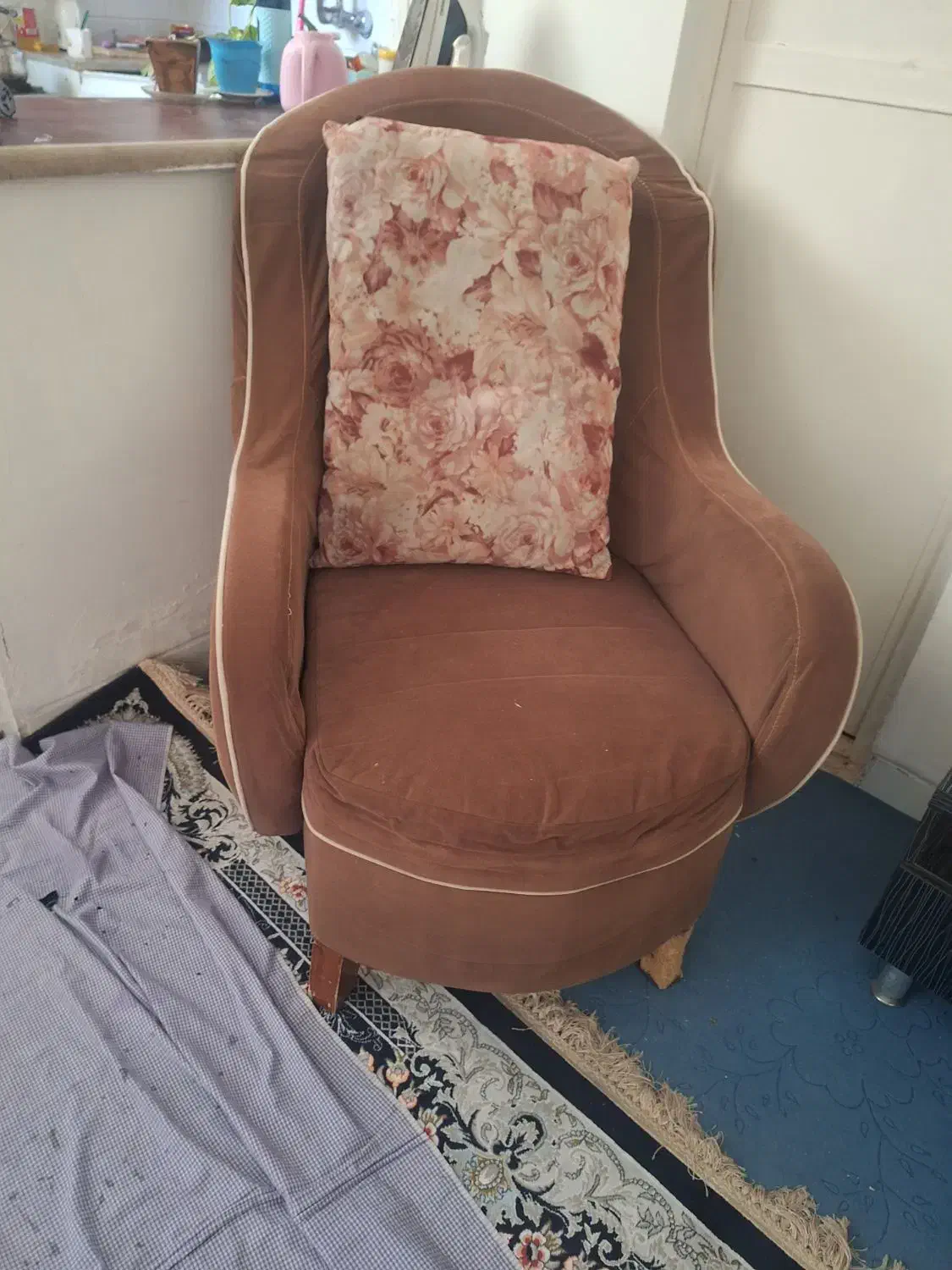 مبل هفت نفره|مبلمان خانگی و میز عسلی|شیراز, کوزه گری|دیوار