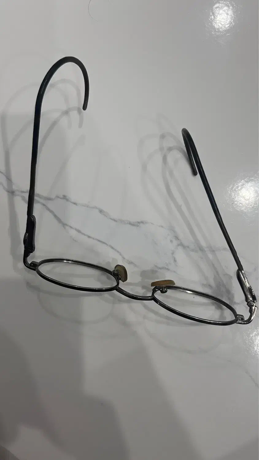 عینک|کلکسیون اشیاء عتیقه|گرمدره, |دیوار