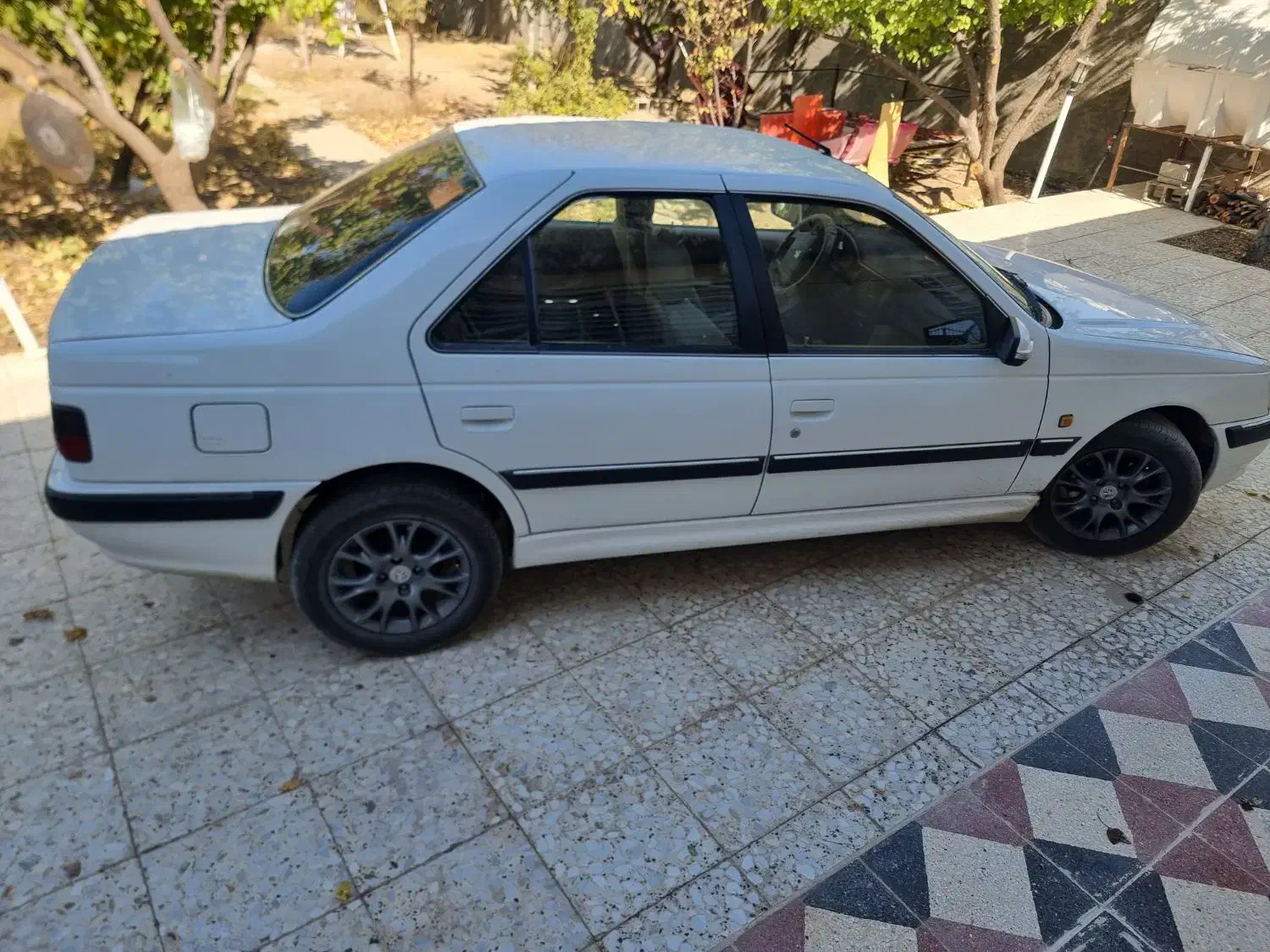 پژو پارس سفید بدون رنگ مدل آخرای ۹۸|خودرو سواری و وانت|دورود, |دیوار