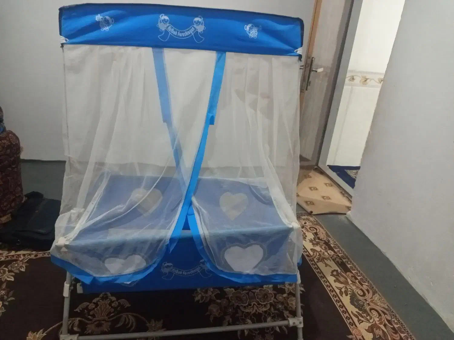 یک عدد گهواره بابک عدد کالسکه|تخت و سرویس خواب|نرماشیر, |دیوار