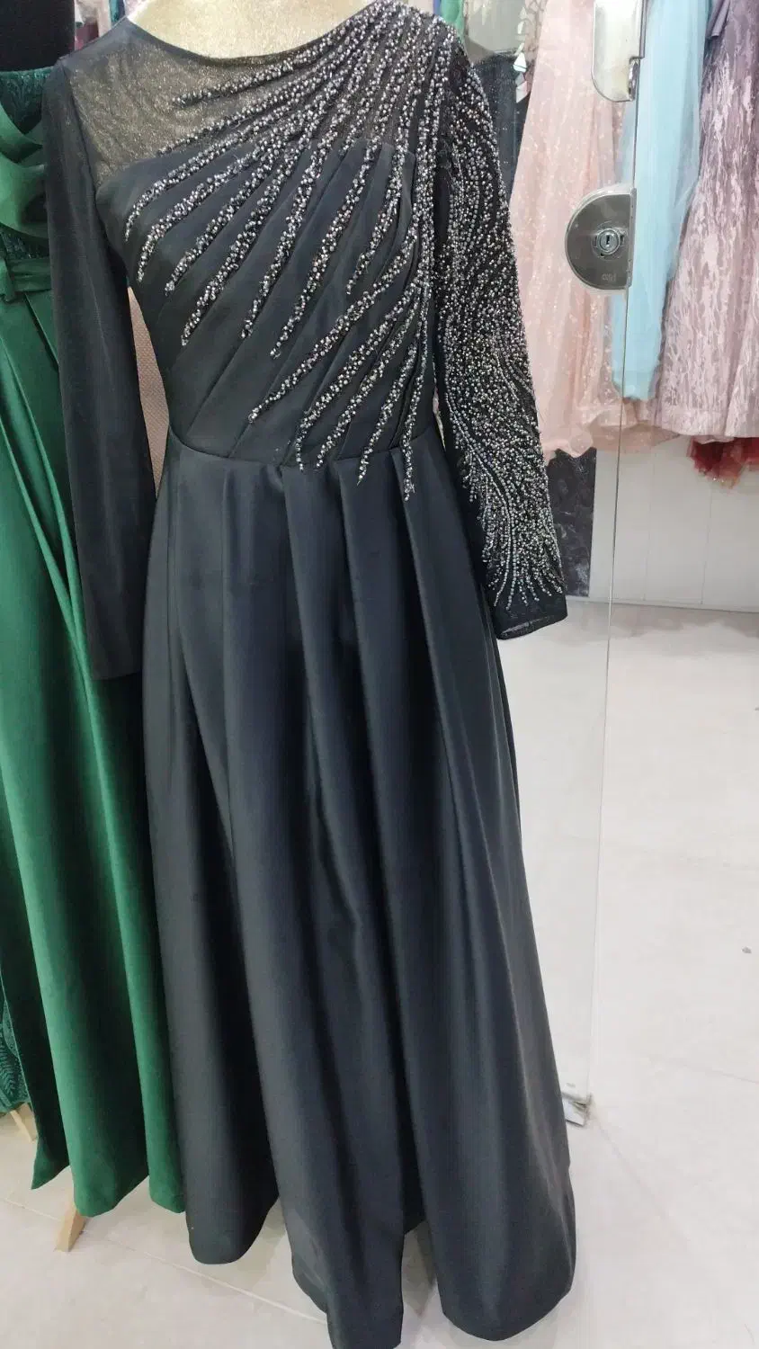 فروش تعدادی لباس مجلسی و مانکن|لباس|سوسنگرد, |دیوار