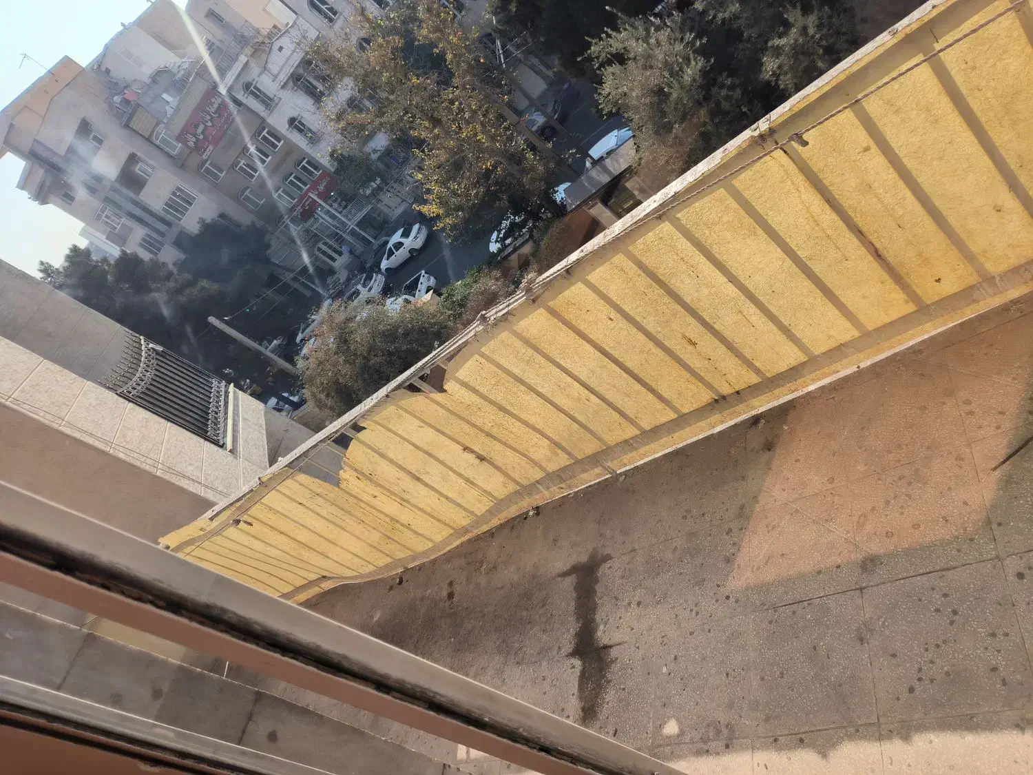 ۱۴۰ متر سه خواب بهار تهرانپارس غرق نور طبقه آخر