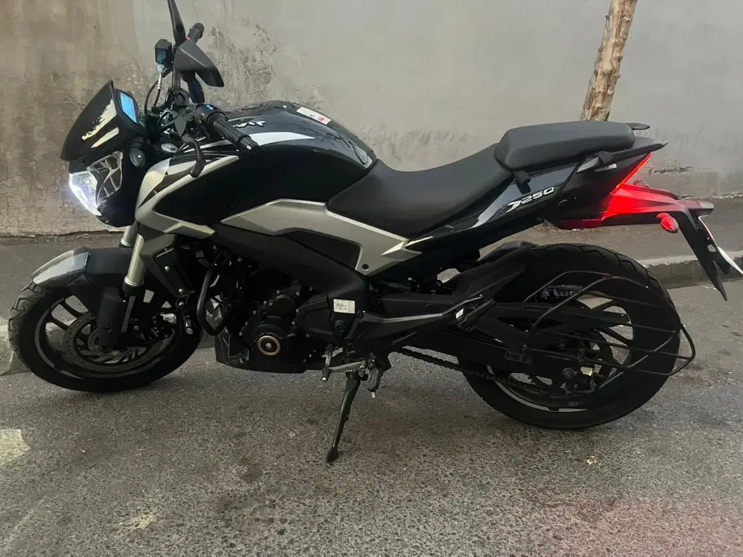 دومینار 250 مشکی|موتورسیکلت|تهران, تهرانپارس غربی|دیوار