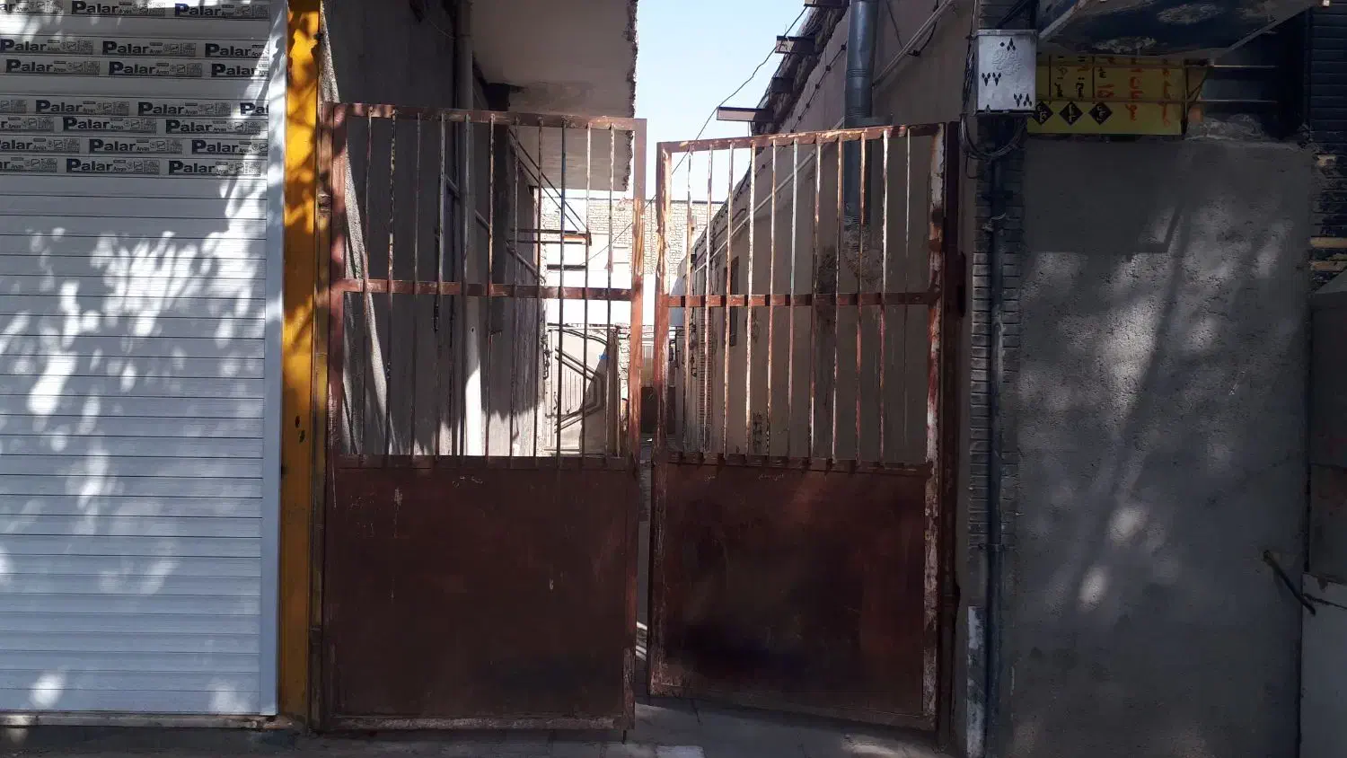 درب ورودی|مصالح و تجهیزات ساختمان|تایباد, |دیوار