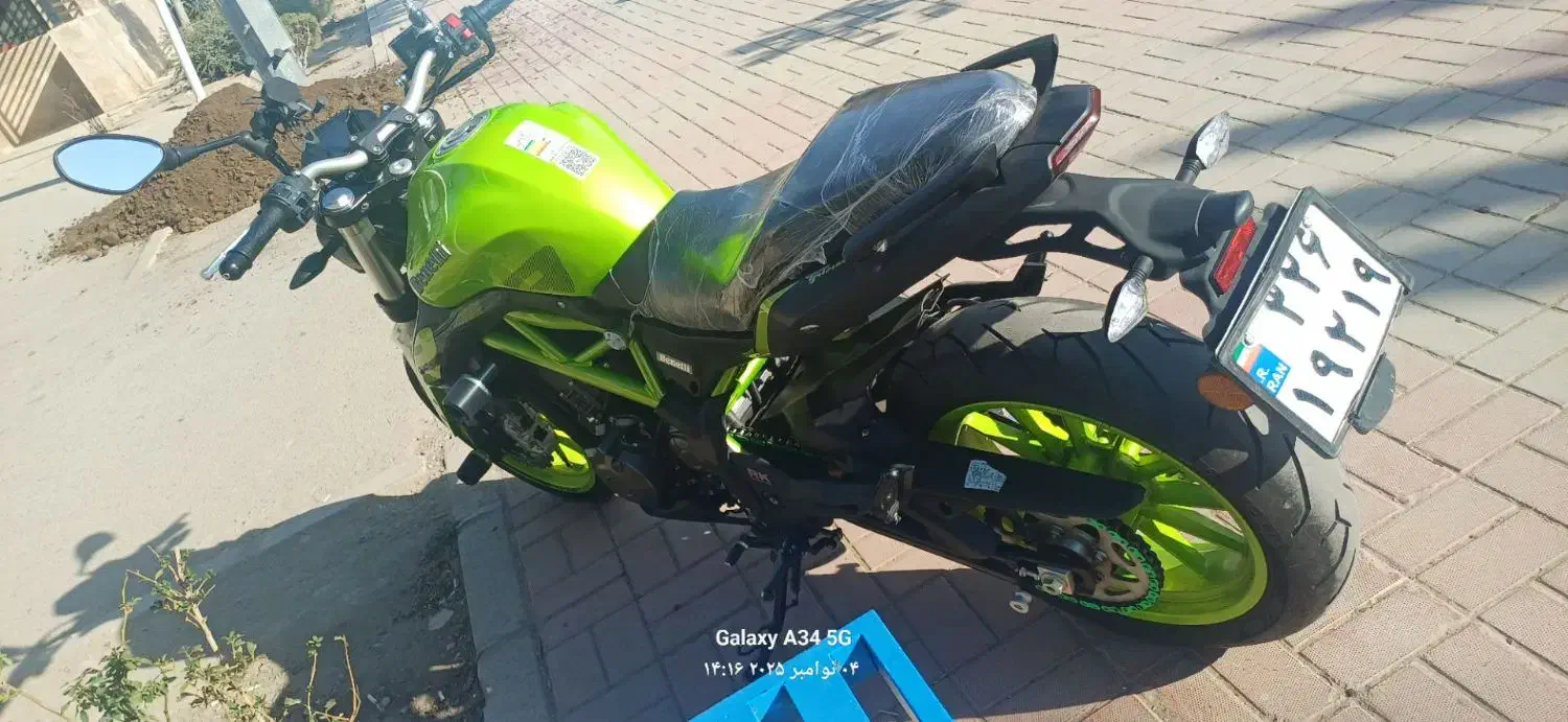 بنلی ۳۰۰جفت سیلندر در حدصفر|موتورسیکلت|مشکین‌دشت, |دیوار