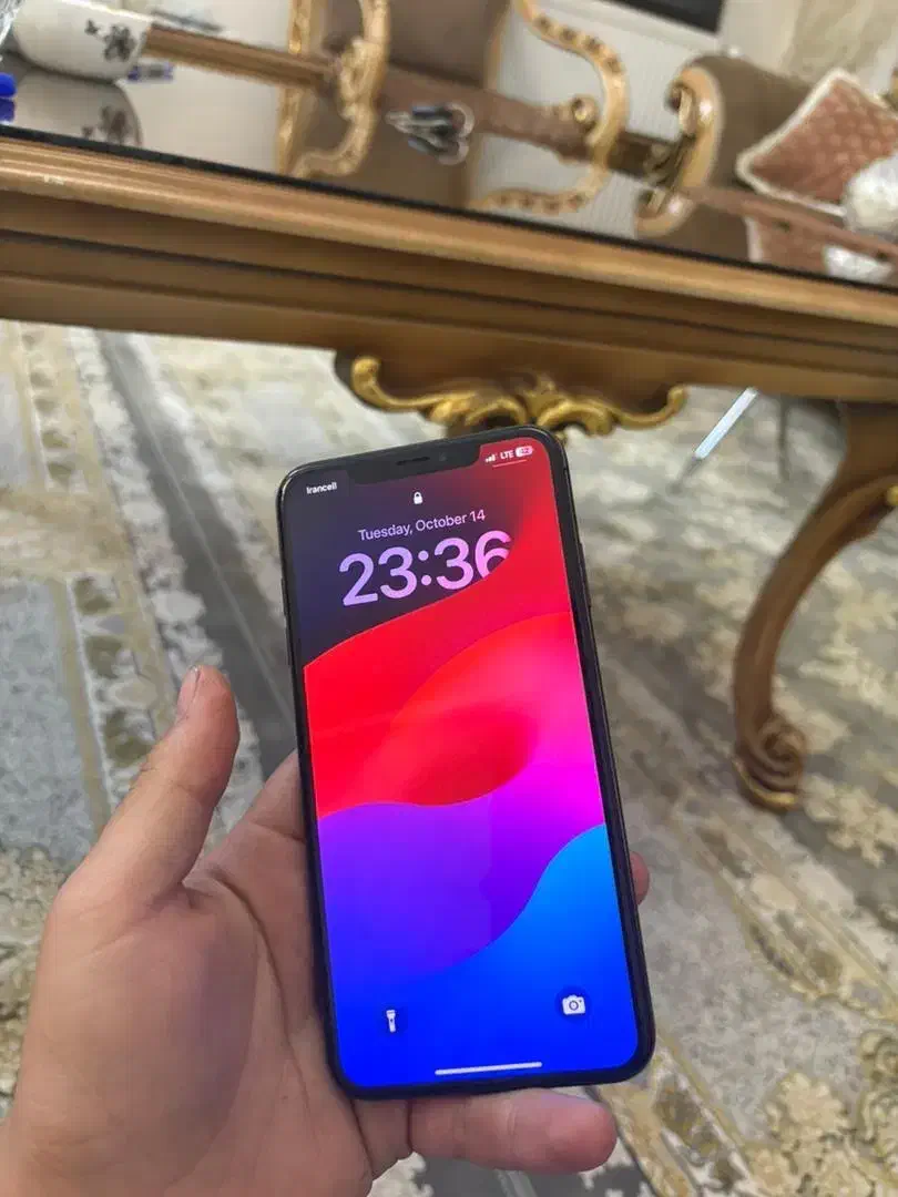 ایفون xs max|موبایل|پرند, فاز ۲|دیوار