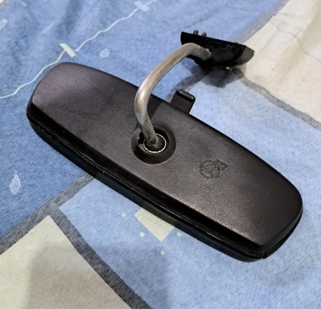 آینه وسط ماشین|قطعات یدکی و لوازم جانبی|رشت, حسین آباد|دیوار