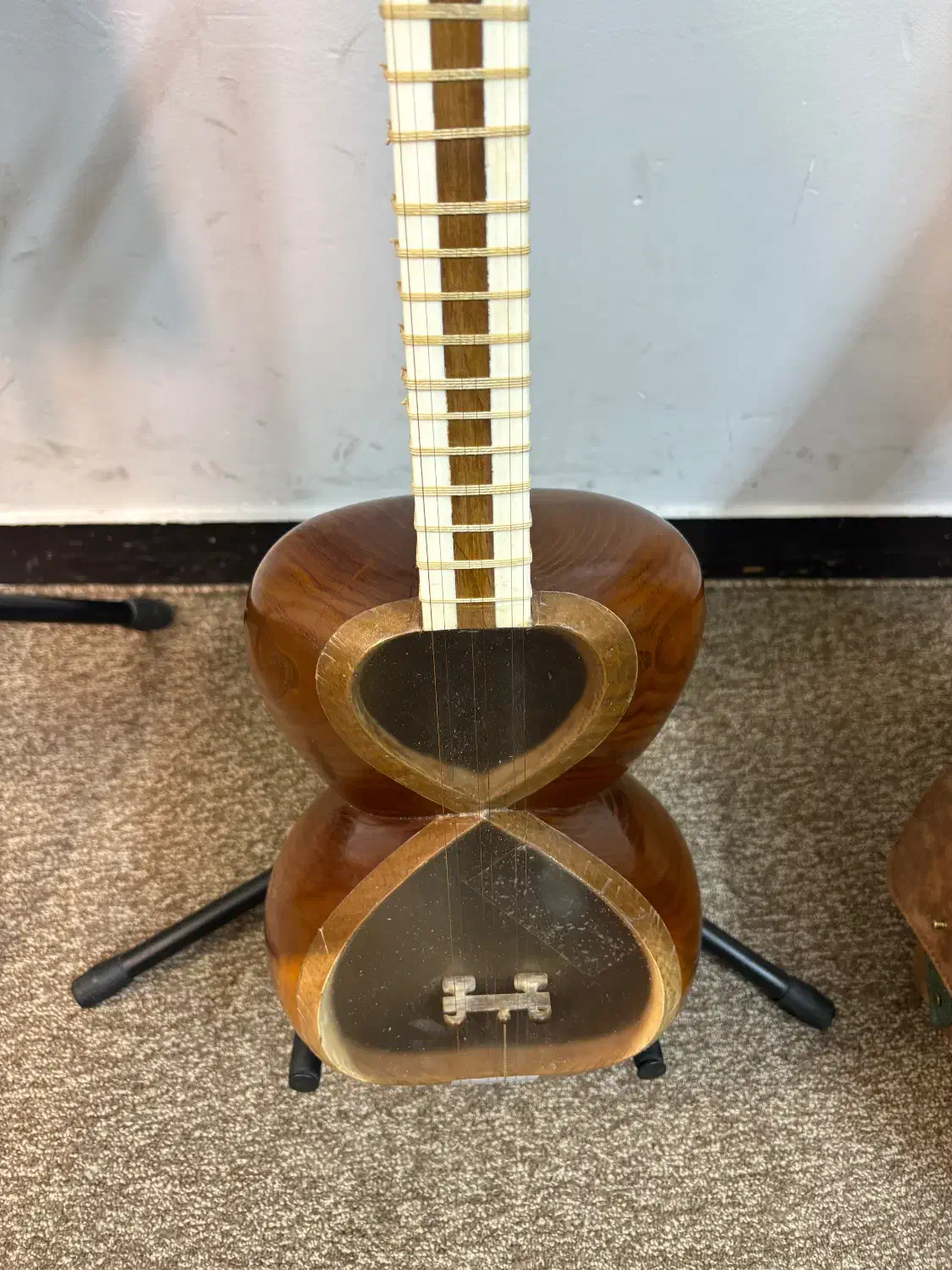 تار دو مهر کلهر|سازهای سنتی|ساری, |دیوار