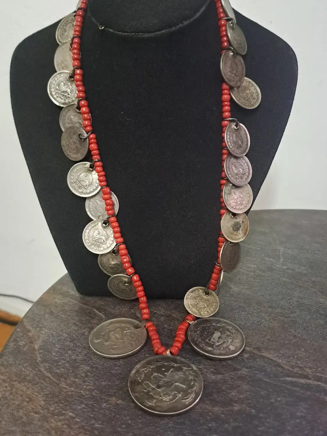 گردنی سکه|کلکسیون اشیاء عتیقه|رشت, نظری|دیوار