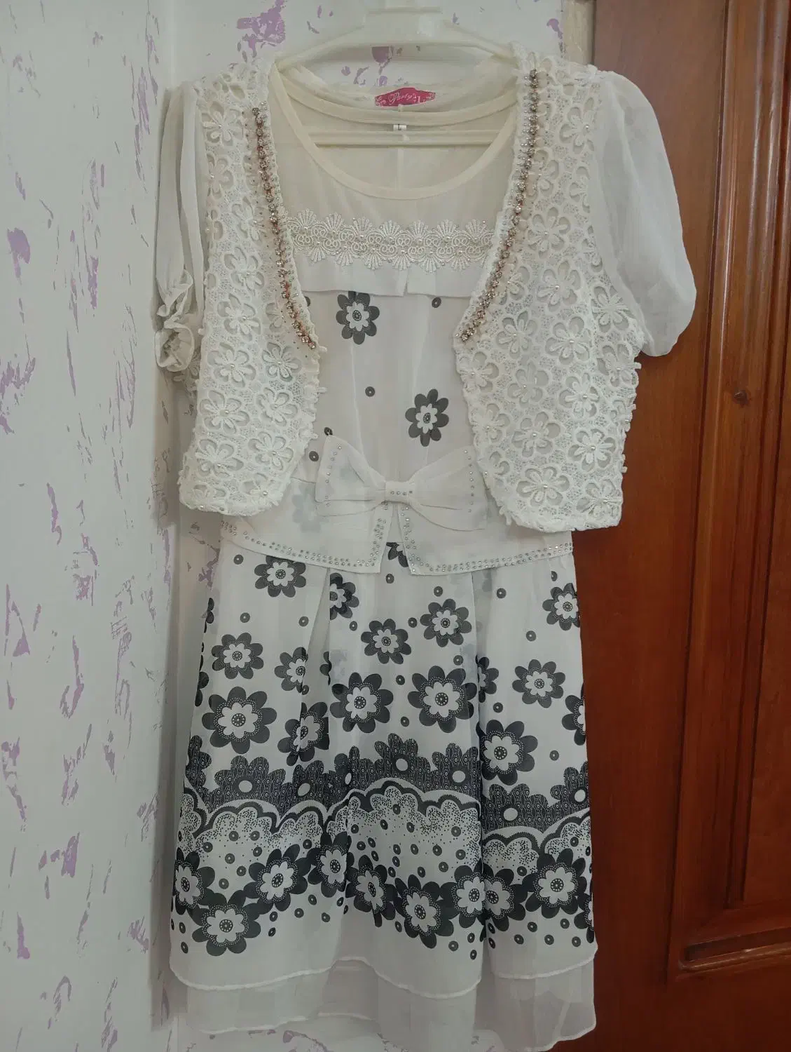 لباس مجلسی|لباس|مشهد, طبرسی شمالی|دیوار