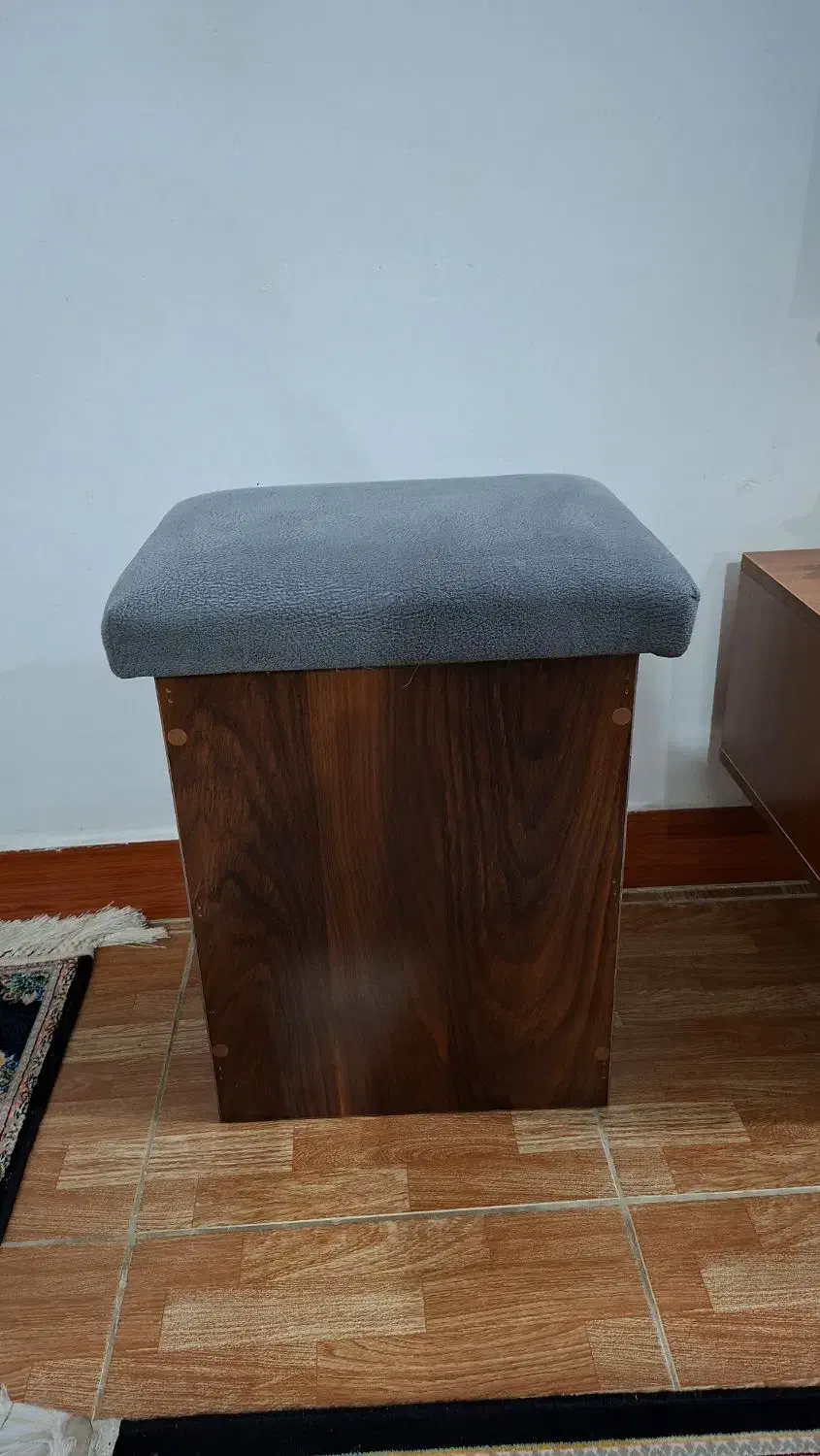 نشیمن درآور|صندلی و نیمکت|رشت, کوی حسینی|دیوار