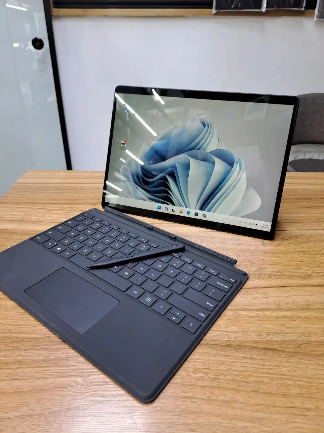 سرفیس پرو X رم 8 گیگ  هارد 128 سیم‌کارت‌خور (LTE)|رایانه همراه|تهران, ونک|دیوار