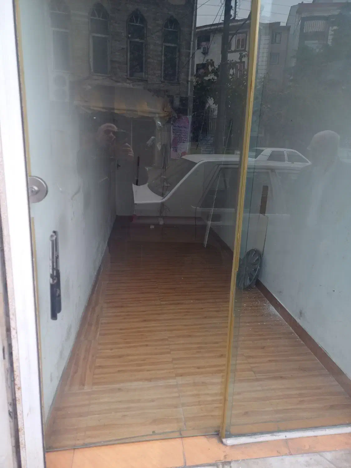 رهن و اجاره مغازه حدود ۸متری واقع در نیکمرام|اجارهٔ مغازه و غرفه|رشت, معلم|دیوار