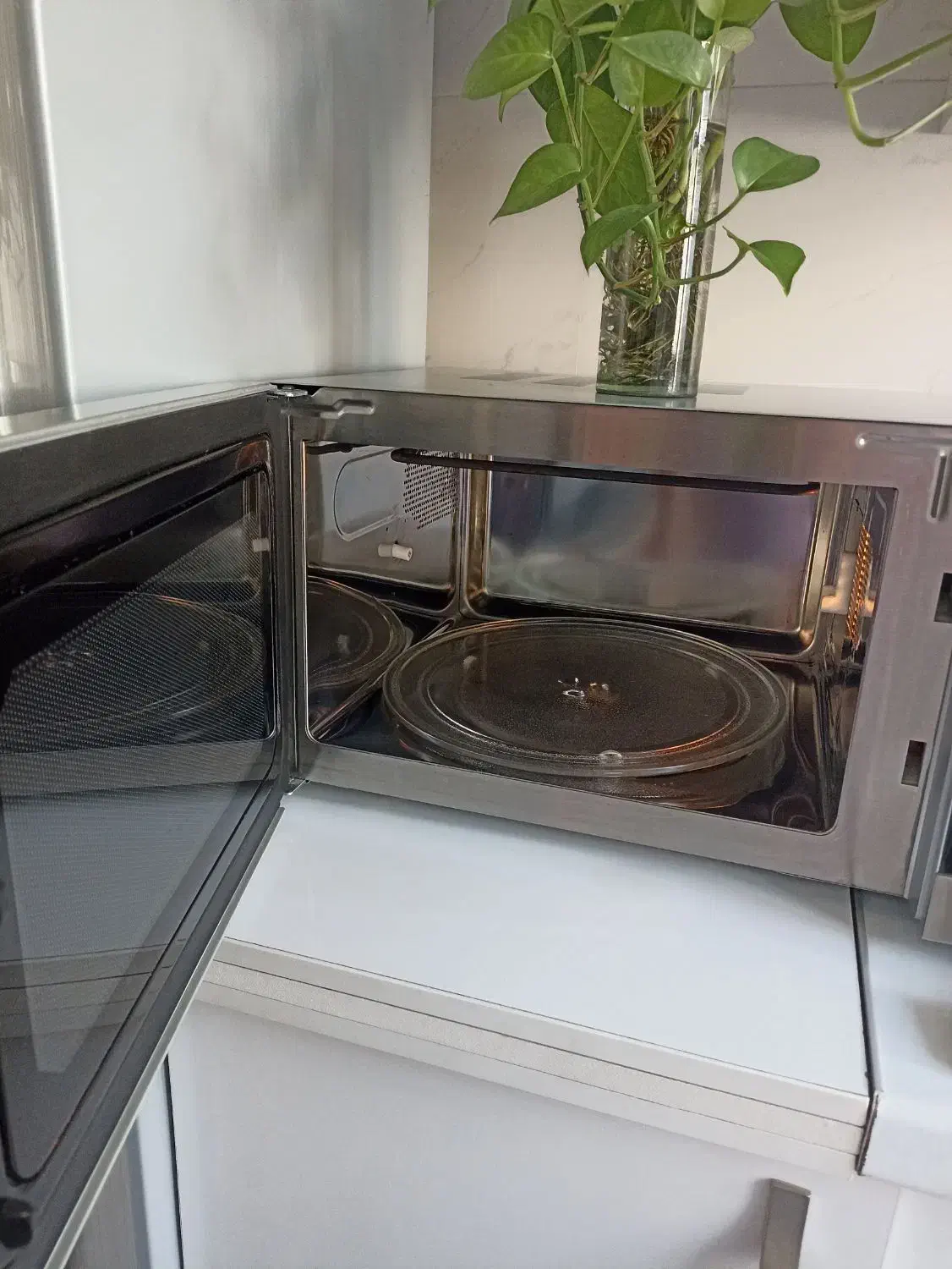 ماکروفر گو سونیک همه چیش سالم فقط گرمکنش خرابه|اجاق گاز و لوازم برقی پختوپز|تهران, وحیدیه|دیوار