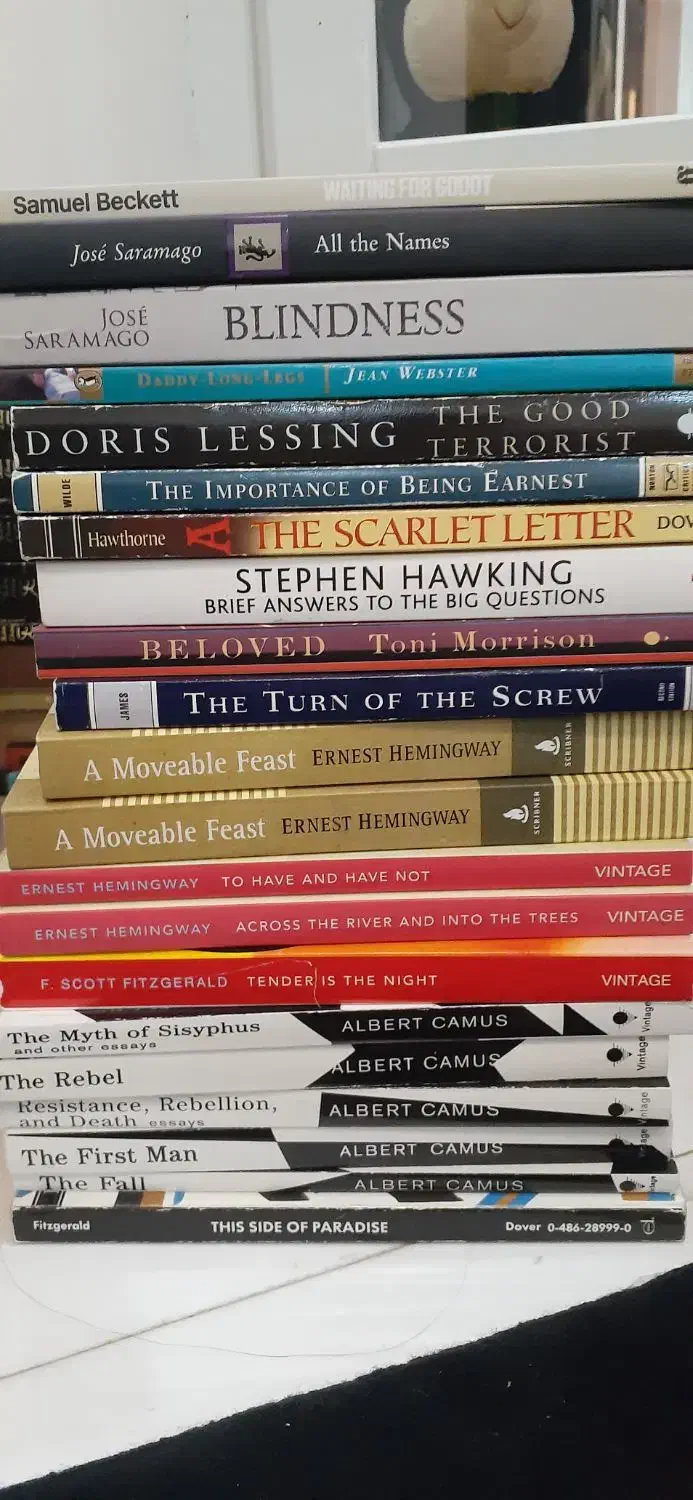 رمان و کتاب ادبی انگلیسی|کتاب و مجله ادبی|لاهیجان, گلستان|دیوار