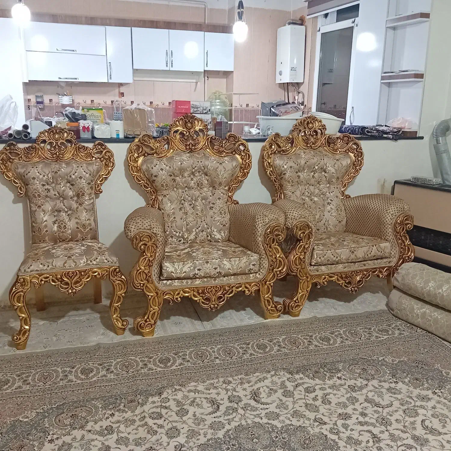 مبل سلطنتی در حد نو|مبلمان خانگی و میز عسلی|سقز, |دیوار