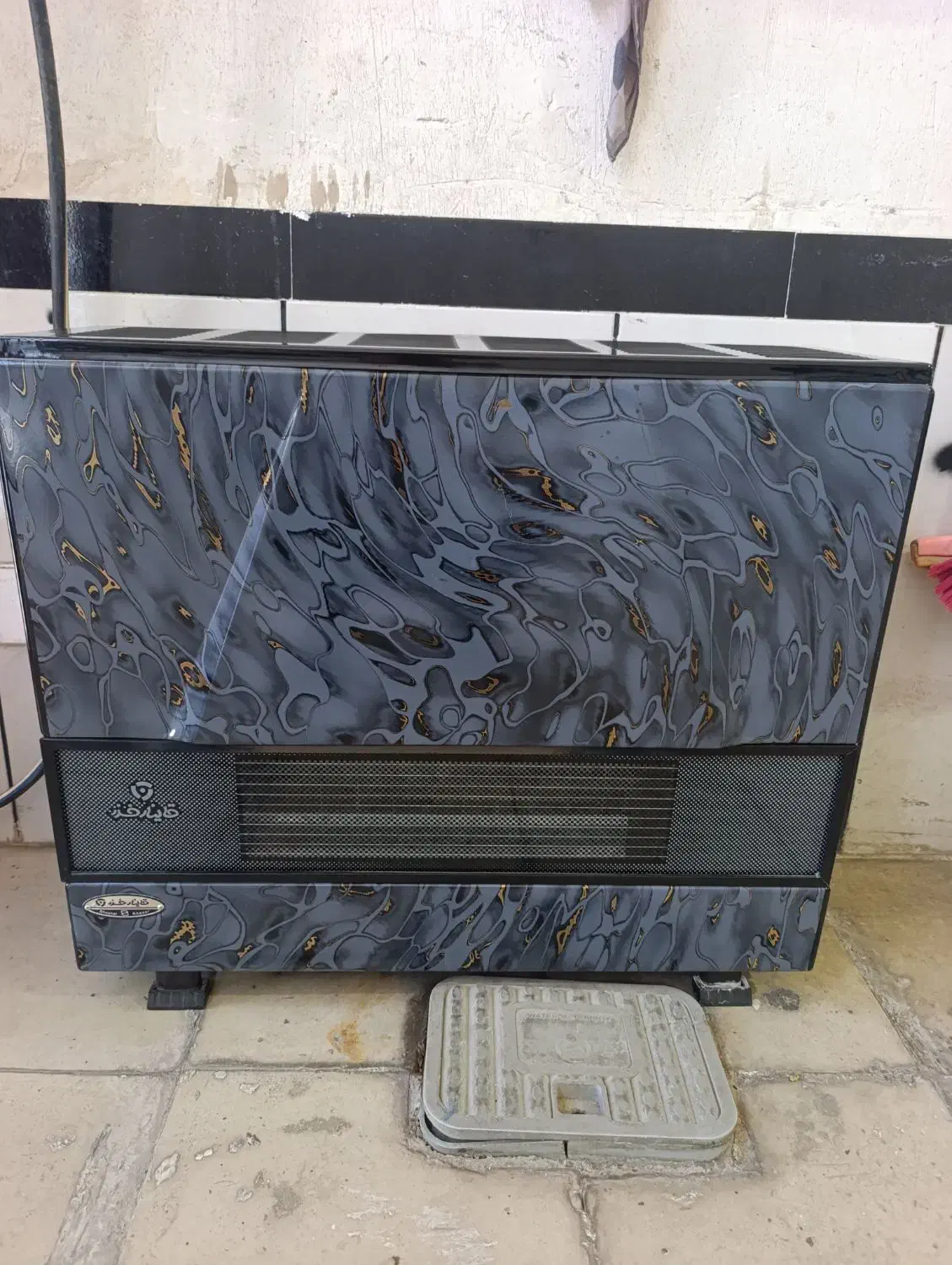 بخاری گازی ۱۲۰۰۰ درحد نو|بخاری، هیتر، شومینه|کرفتو, |دیوار