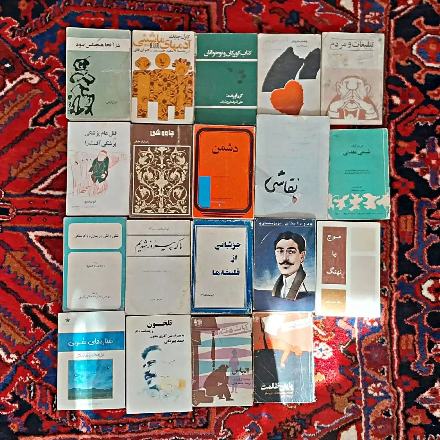 مجموعه کتابهای قدیمی و کمیاب|کتاب و مجله تاریخی|تبریز, |دیوار