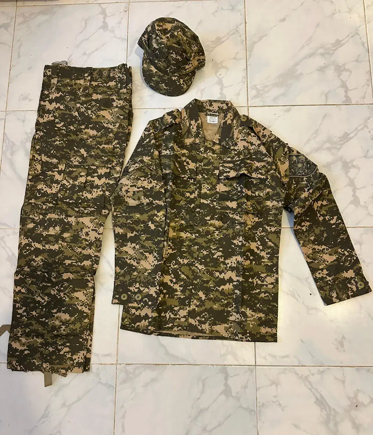 لباس نظامی و شکار و کوهنوردی عمده و تک|لباس|بندر گناوه, |دیوار