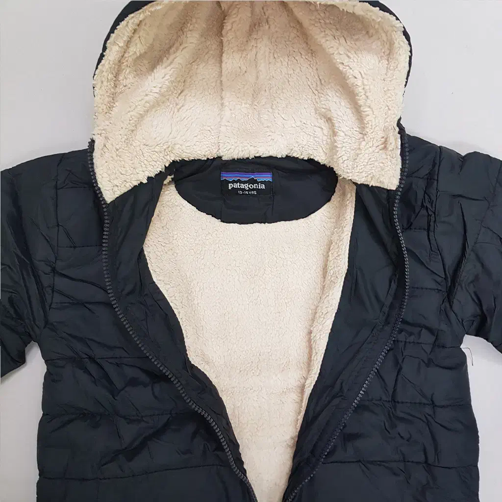 کاپشن پسرانه مناسب حدودا ۸ سال|کفش و لباس بچه|ساری, |دیوار